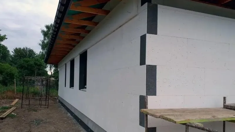 Ile kosztuje ocieplenie i tynkowanie domu: jak obliczyć koszty i zaoszczędzić