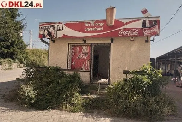 Jak usunąć kamień z toalety coca-colą? Prosty sposób bez szorowania